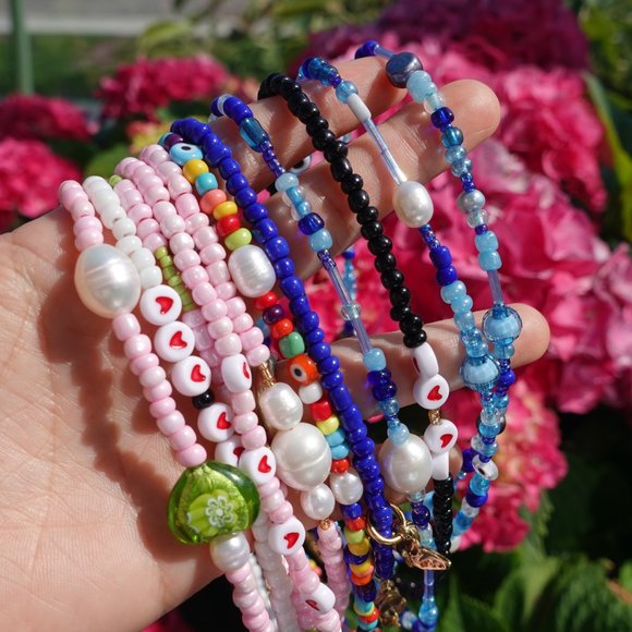 Pink and light green glass bead necklace - Picture 4 of 4